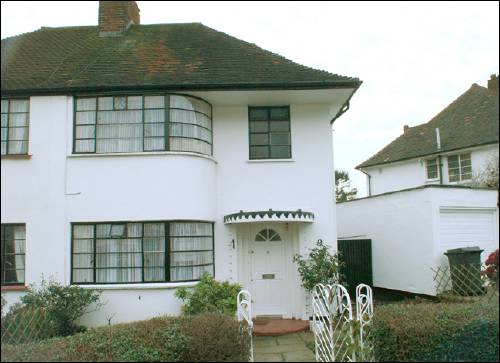 09 Howard Walk